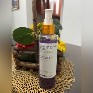 Truly Glazed Donut Renew and Hydrate Cleanser 237ml